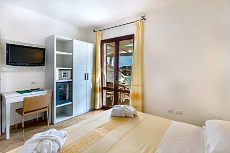 Two Connecting Rooms with Side Sea View