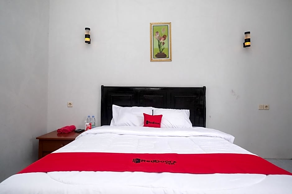 RedDoorz at Jalan Dieng 3