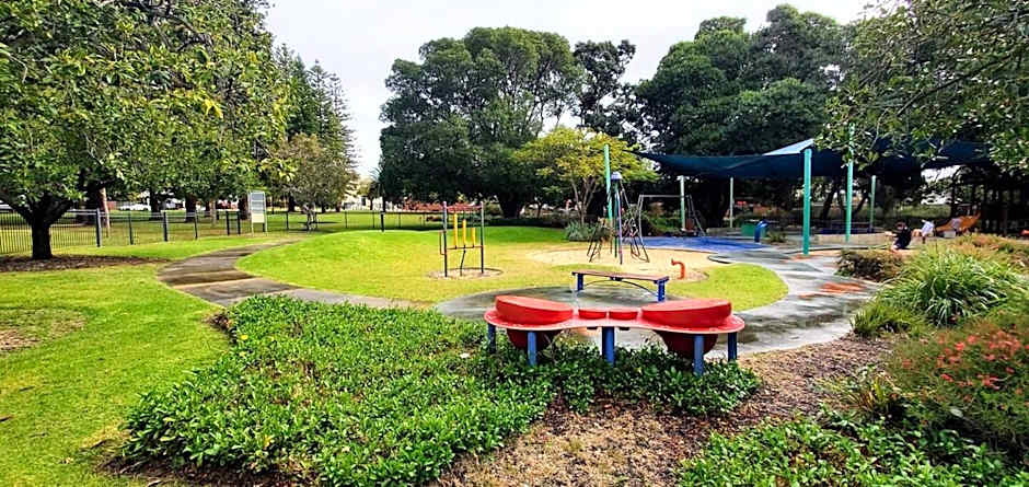 Serenity And Comfort In Subiaco 1 Bedroom Unit