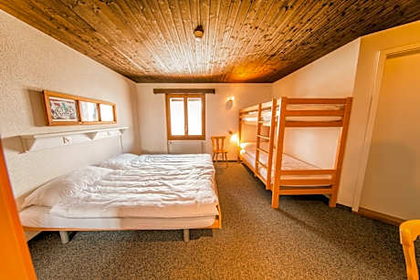 Quadruple Room with Private Bathroom