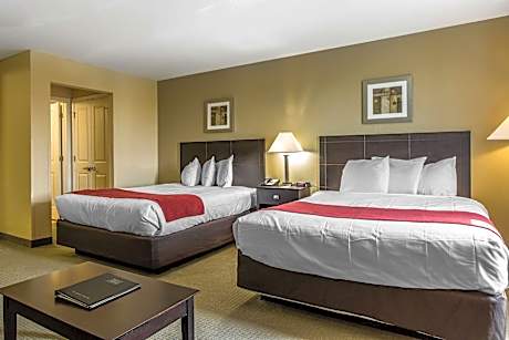 2 Queen Beds, Efficiency, Suite, Nonsmoking