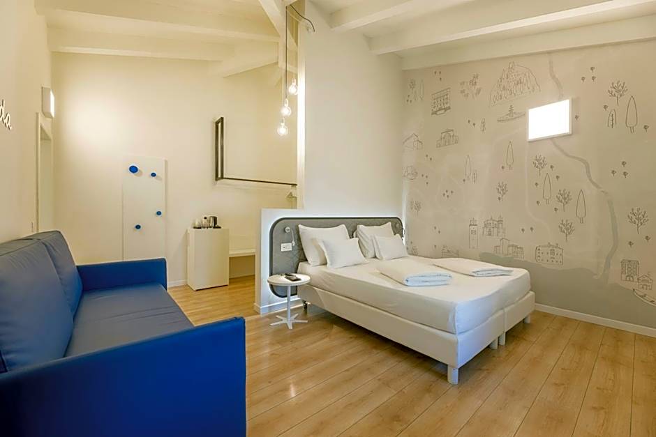 Hi Hotels Torbole - Heated Outdoor Pool & Spa