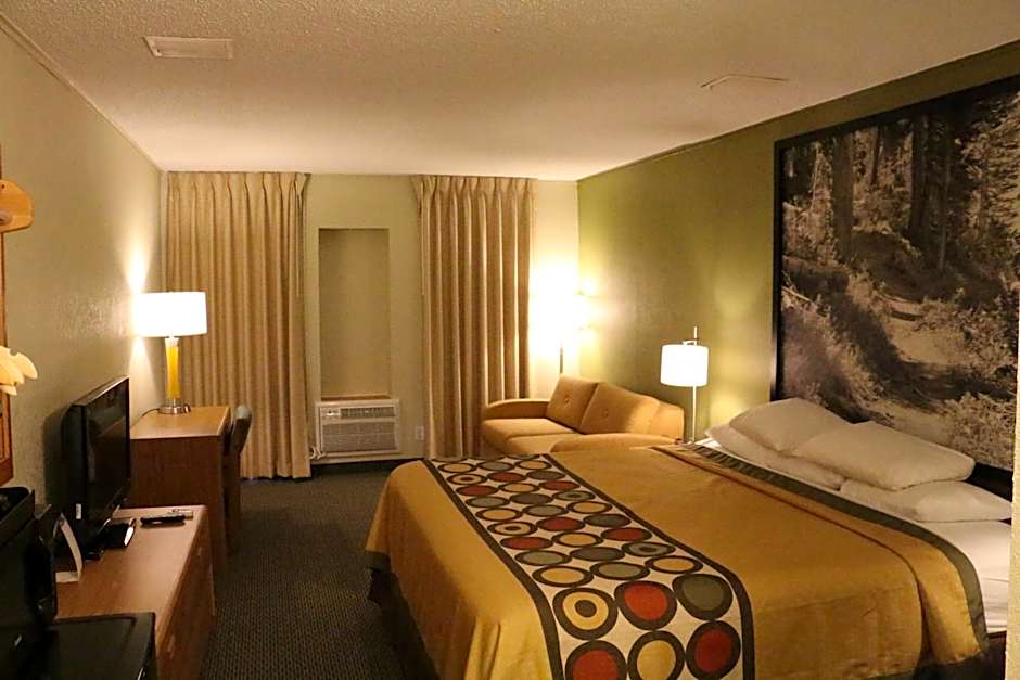 Photo 1 of 4 of 1 King Bed, Accessible