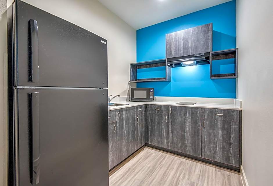 Americas Best Value Inn & Suites Houston at Hwy 6