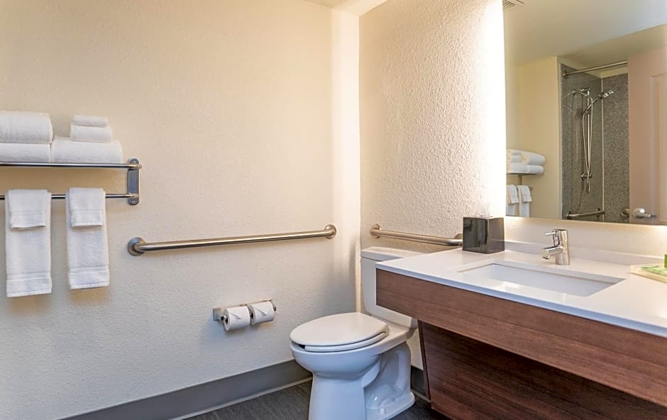 Holiday Inn Hotel & Suites Beaufort at Highway 21, an IHG Hotel