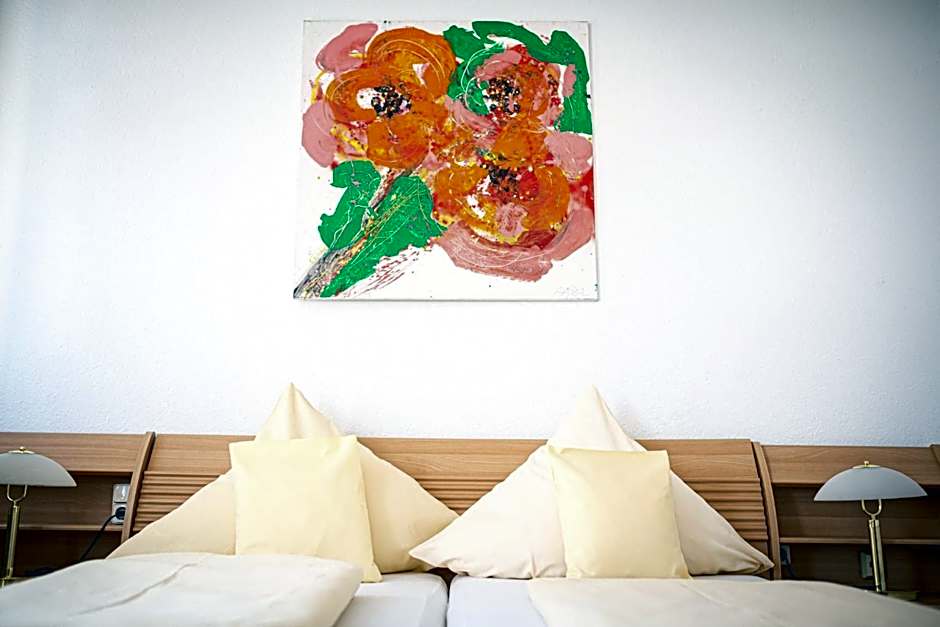 Europa Hotel Garni free parking