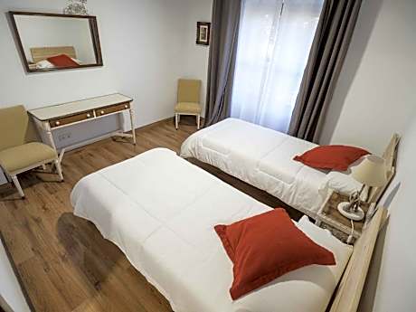 Twin Room with Private Bathroom