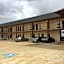 Pearsall Inn and Suites