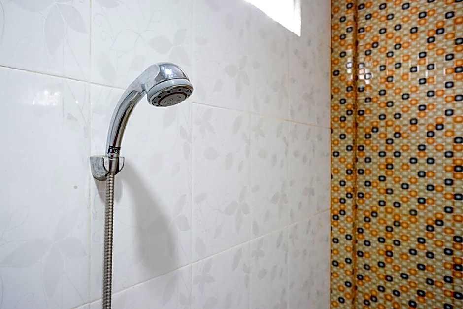 RedDoorz Syariah near Universitas Negeri Gorontalo 2