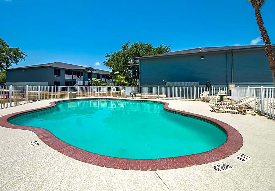 Econo Lodge Inn & Suites Fulton - Rockport