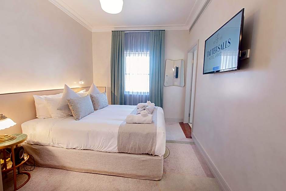 Tattersalls Hotel