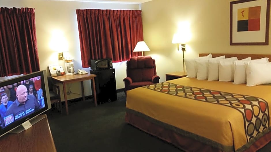 Super 8 by Wyndham Dodge City