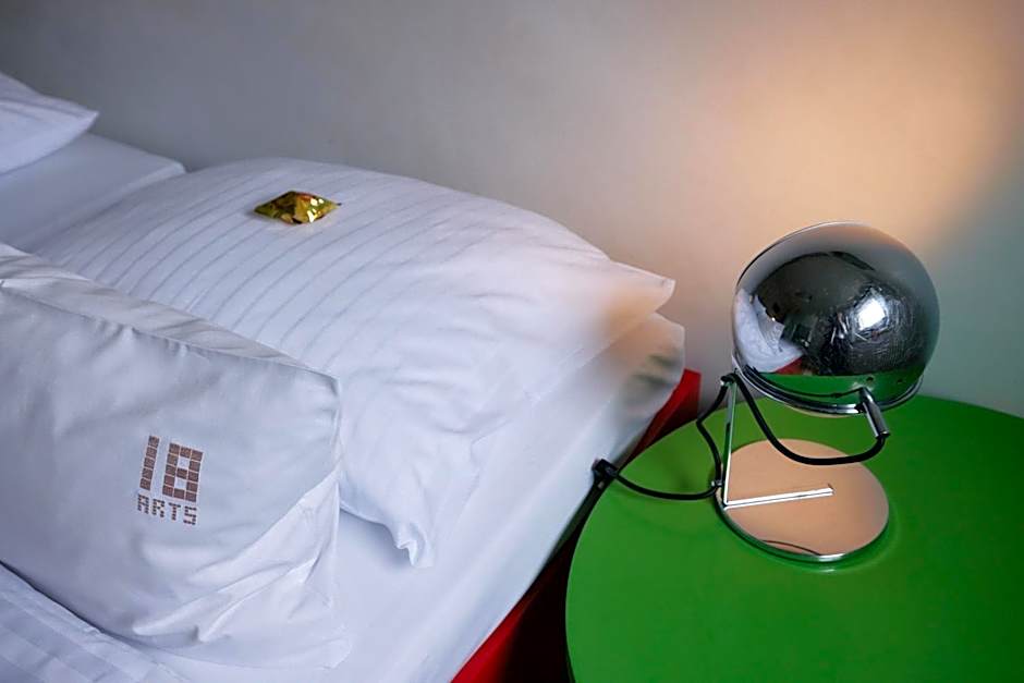 18Arts Hotel
