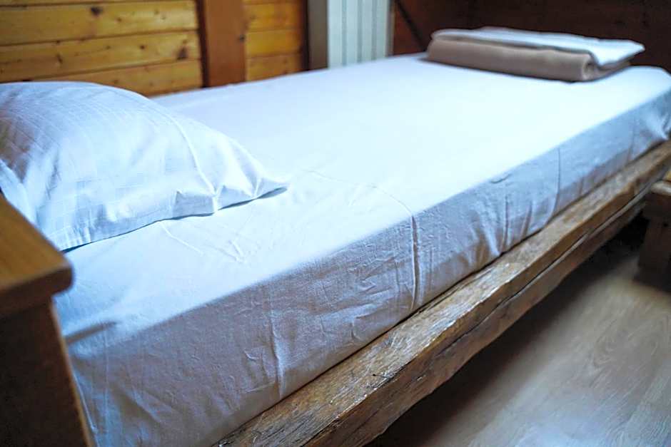 Planinarski dom ''Bijele stijene'' Mountain lodge