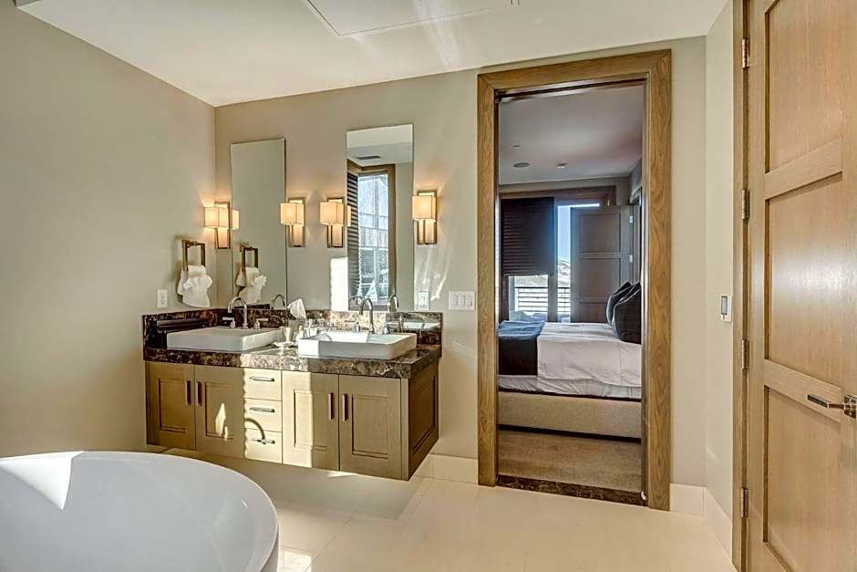 Stein Eriksen Residences