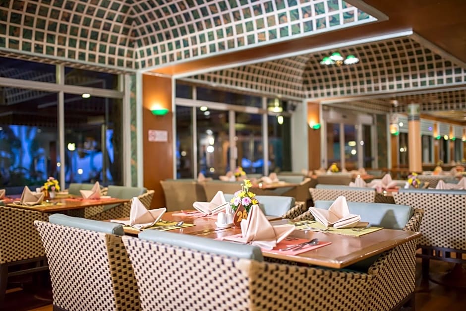 Asia Pattaya Hotel (SHA Extra Plus)