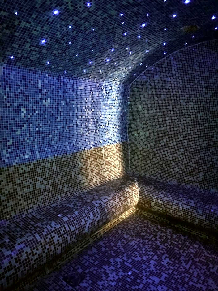 Milmari - Breakfast and pool