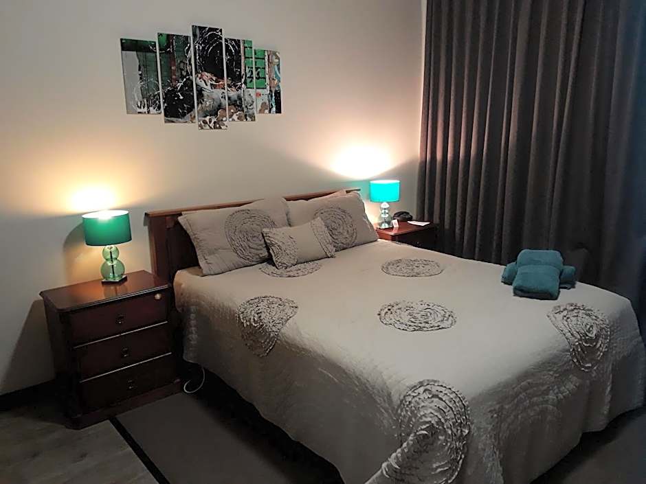 Moe Motor Inn - After Hours Check Inn Available