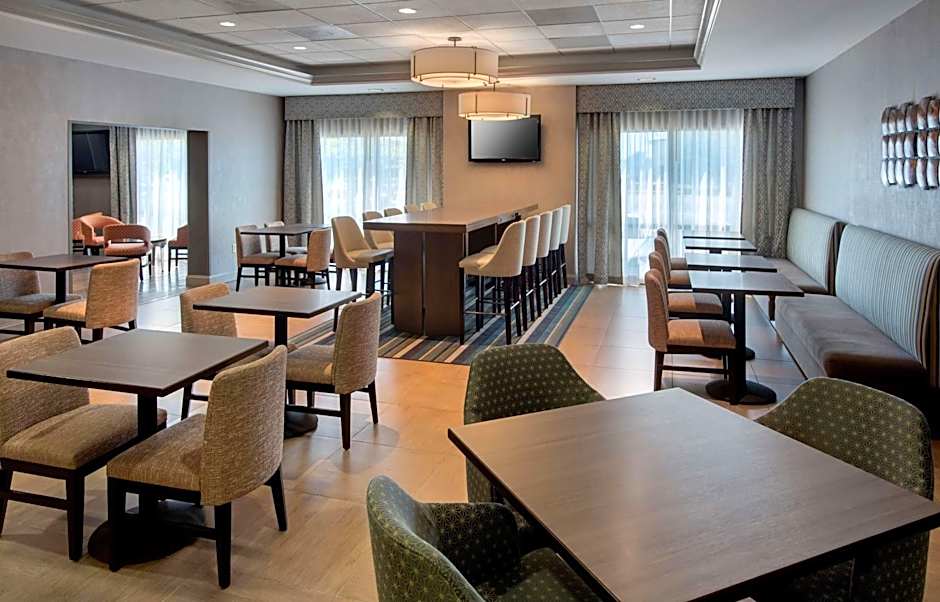 Hampton Inn By Hilton Boston-Logan Airport