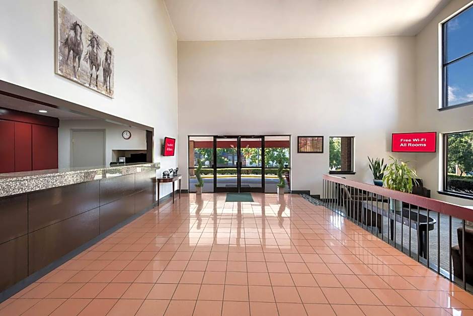 Red Roof Inn & Suites Lexington - Hamburg