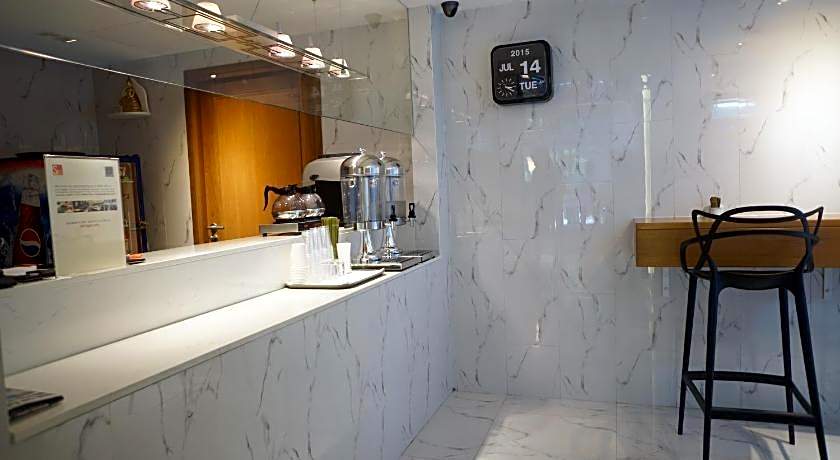 S Box Sukhumvit Hotel