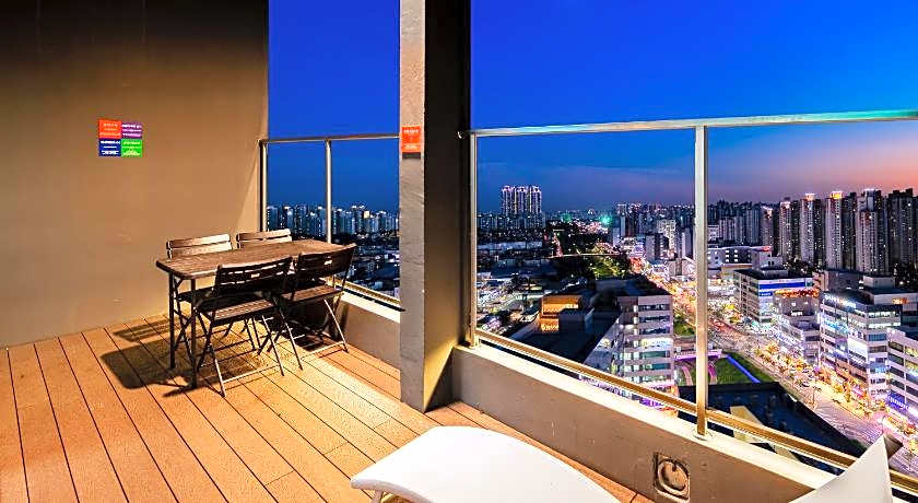 Paju Khills the terrace