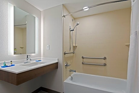 Suite - Disability Access with Bath Tub/Non-Smoking