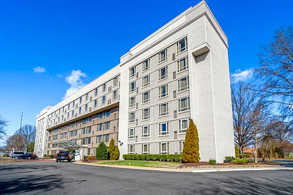 315 LoSo Hotel Airport