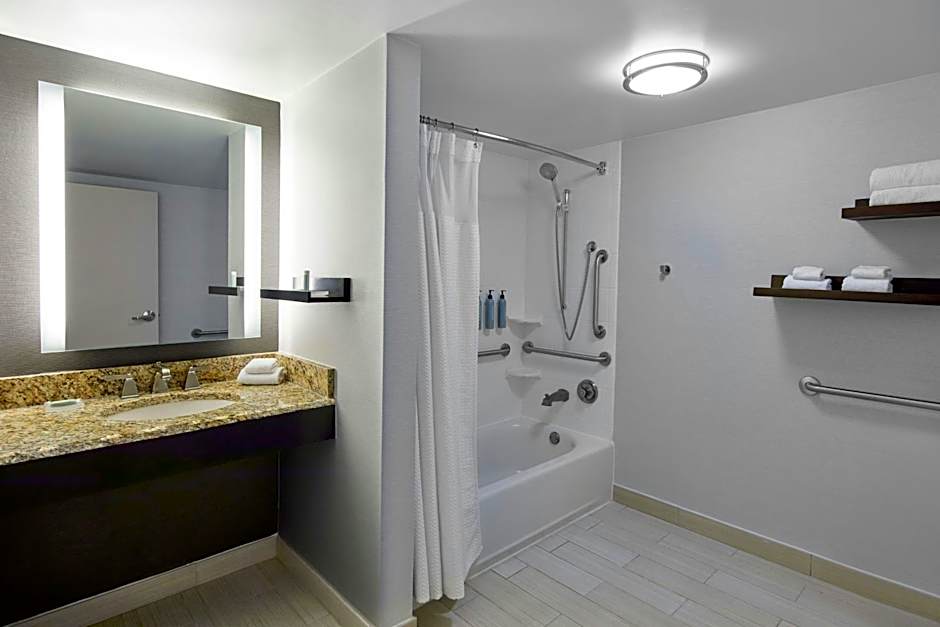 Courtyard by Marriott Pleasanton