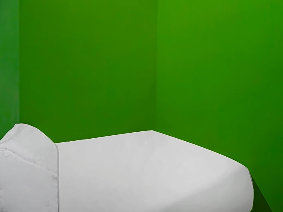 Hotel O Penginapan Pak DheNearMall Nagoya Hill