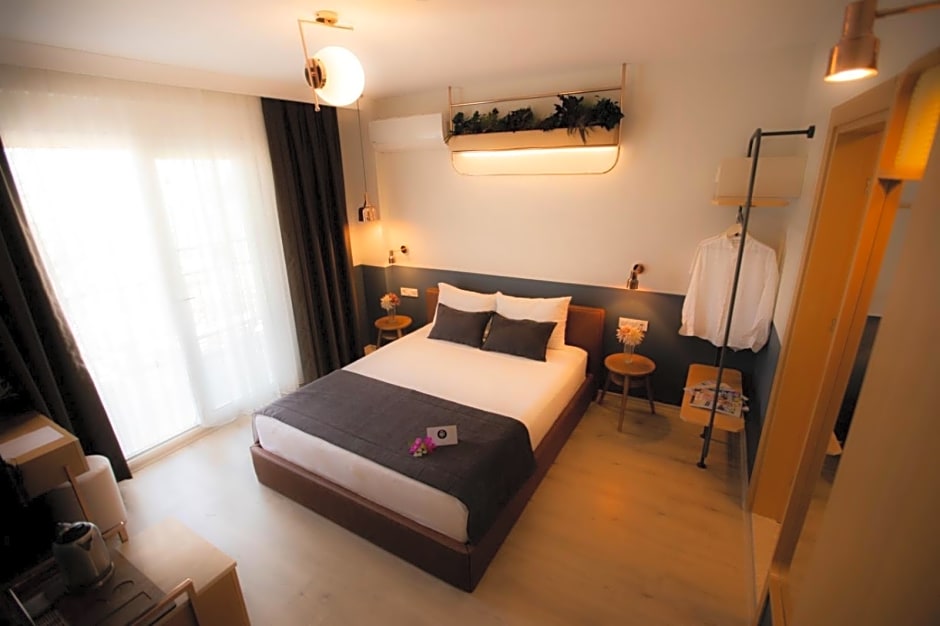 Urla 1867 Hotel