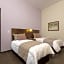 Decanter Hotel