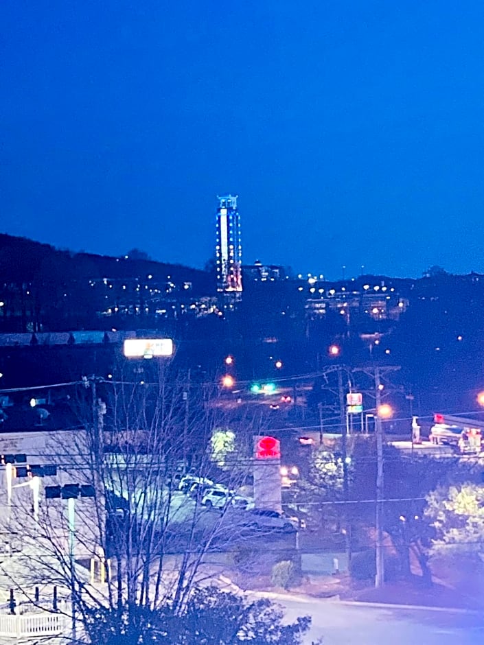 Hill City Inn