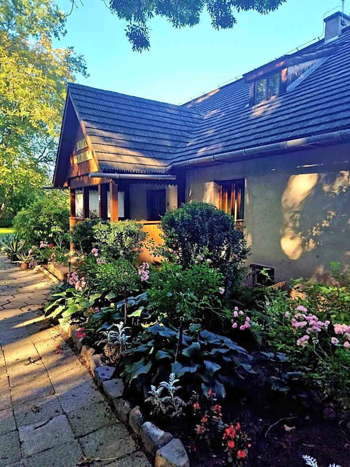 Hostel Domek Ogrodnika przy Muzeum w Przeworsku Zespole Pałacowo - Parkowym