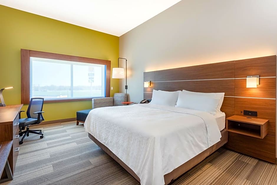 Holiday Inn Express And Suites Springfield North By IHG