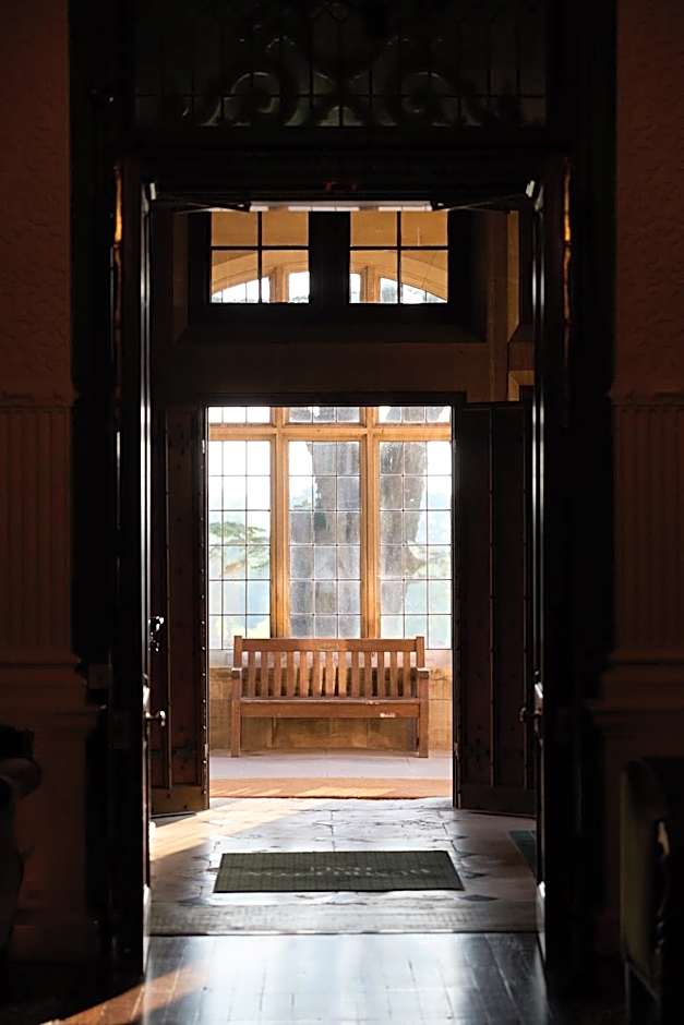 Dumbleton Hall