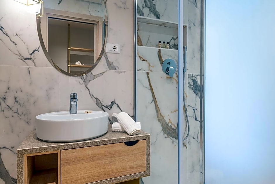 Salus Smart & Chic Hotel