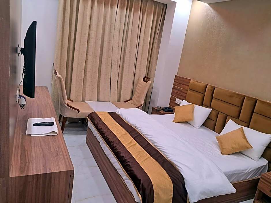 Hotel Navraj Palace