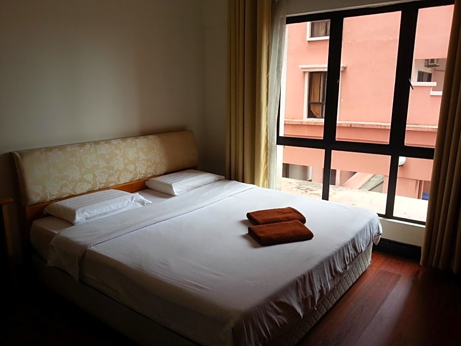 Homestay Marina Court