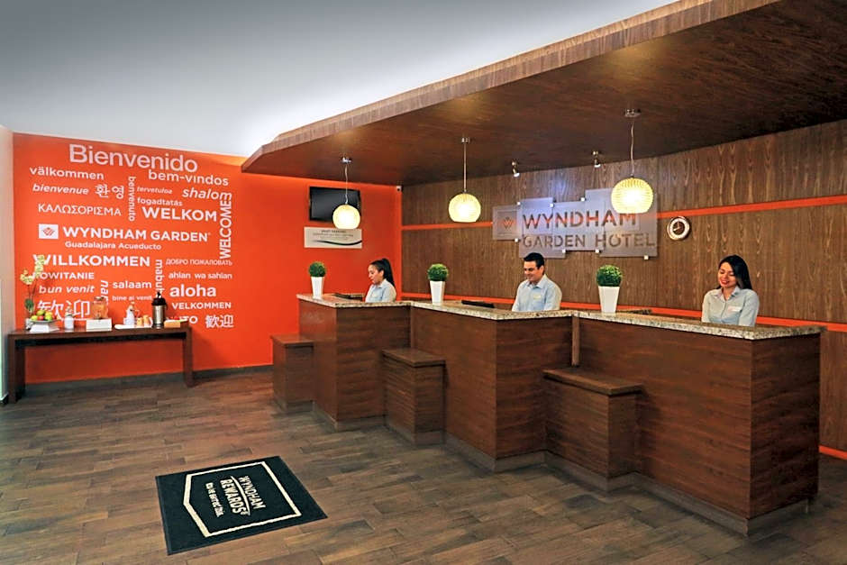 Wyndham Garden Guadalajara Acueducto