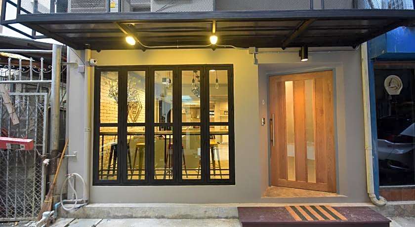 The Chatbox Silom Hostel