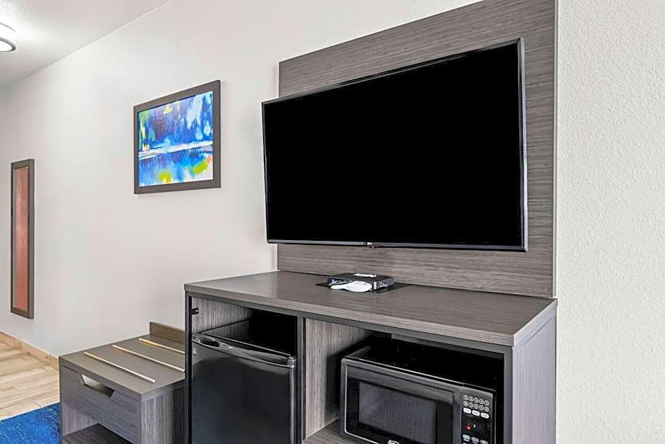 Best Western Palace Inn & Suites