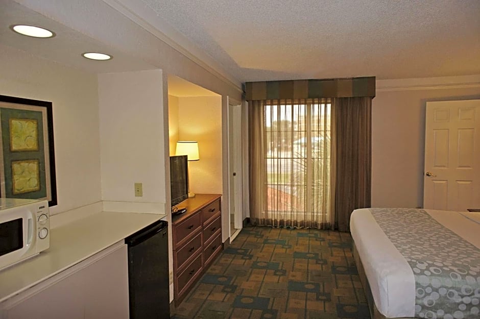 La Quinta Inn & Suites by Wyndham Pensacola