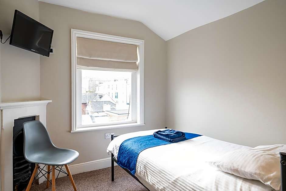 The Veteran Hotel & Bar