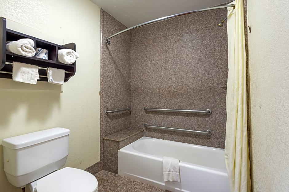 Three Rivers Executive Inn & Suites By OYO