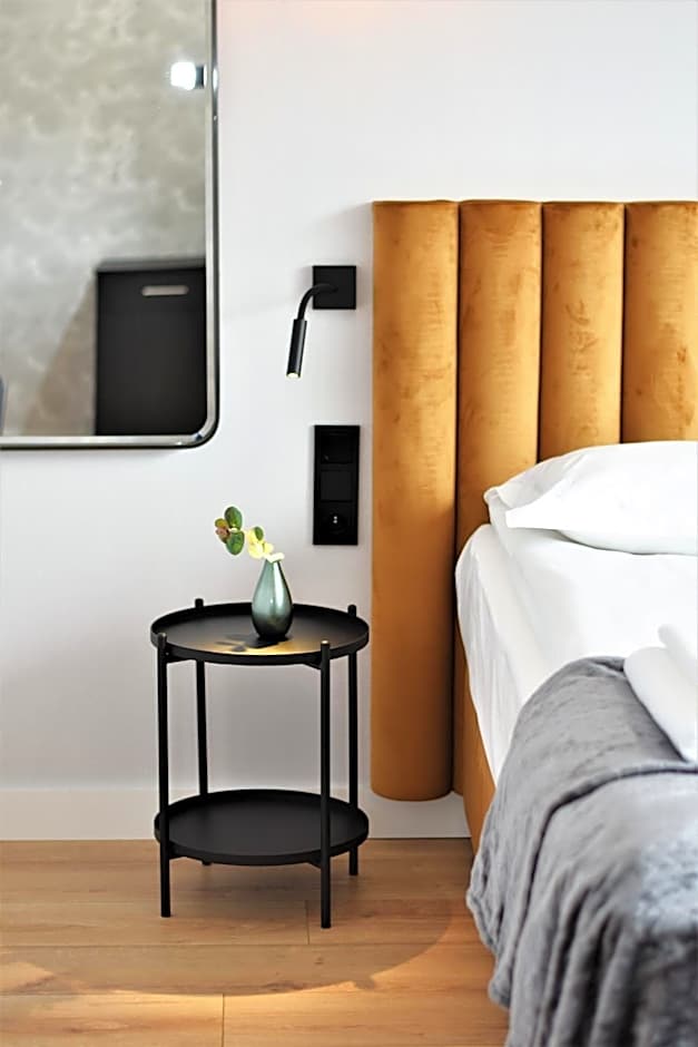 Patio Riverfront Aparthotel