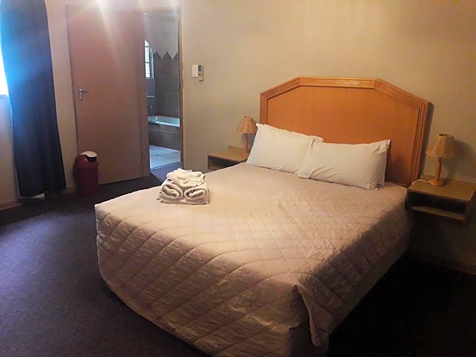 Horseshoe Inn and Conference Center
