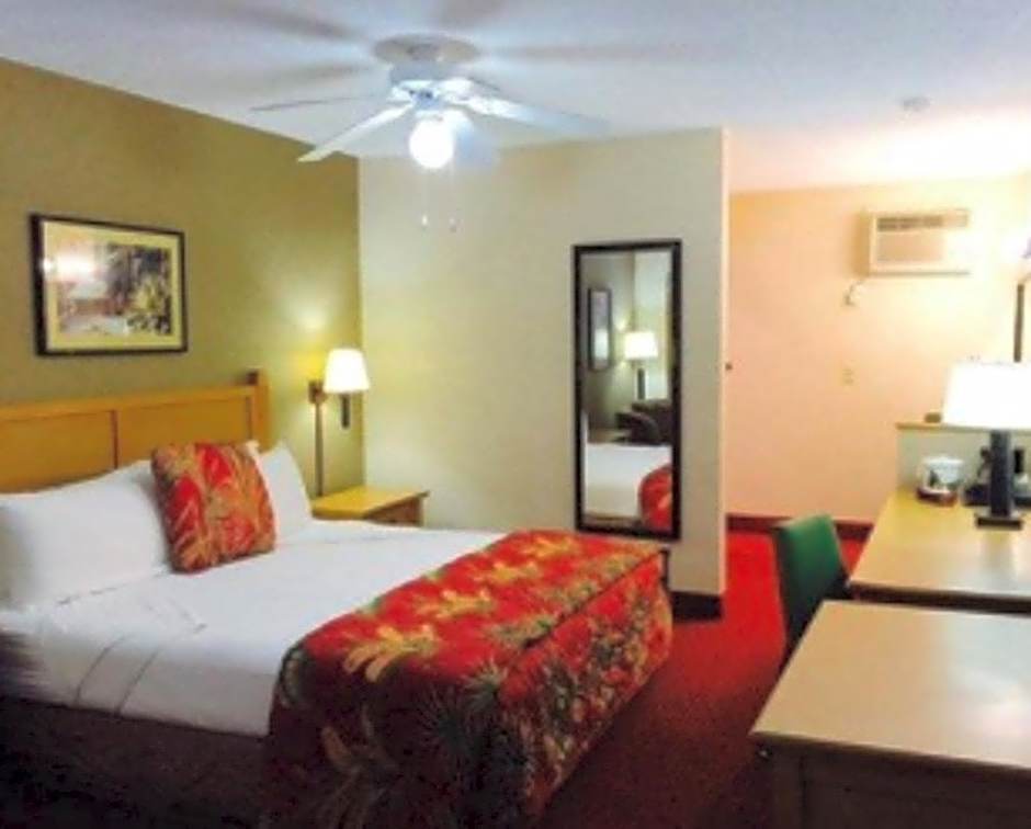Caliente Tropics Hotel