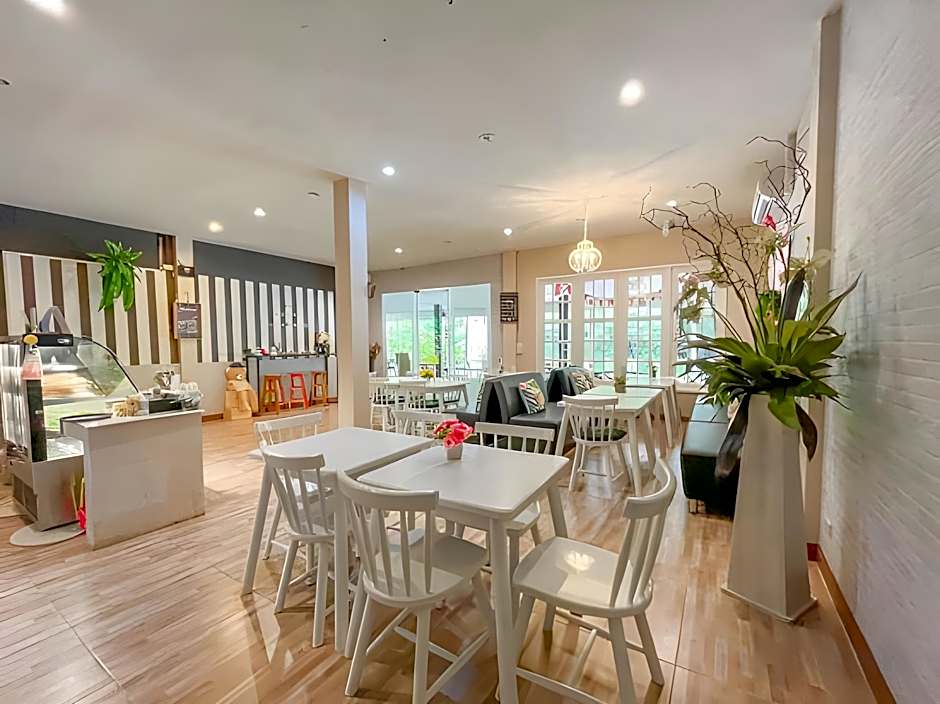 Royal Hill Satun Hotel