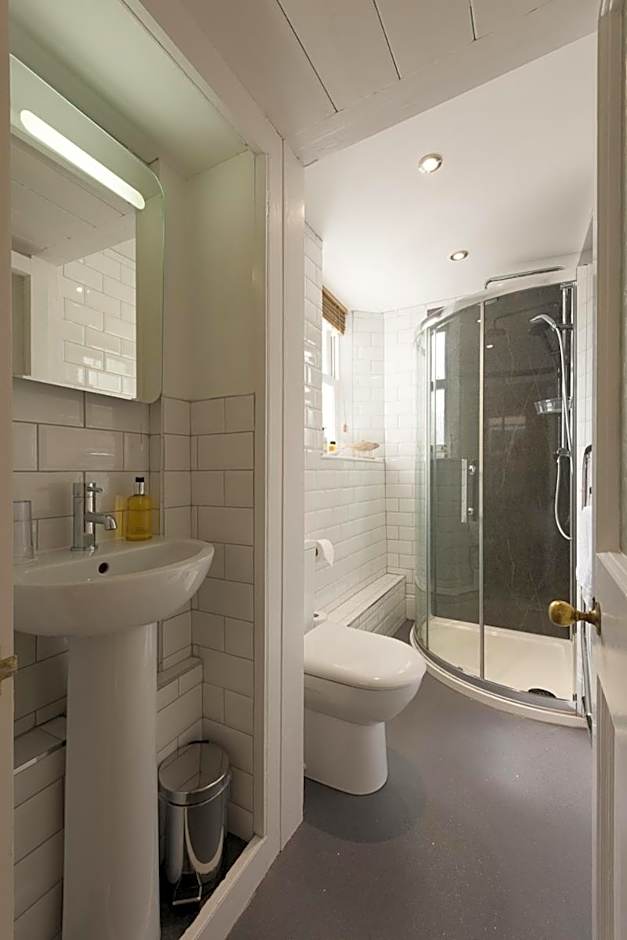 Cliftons Guest House